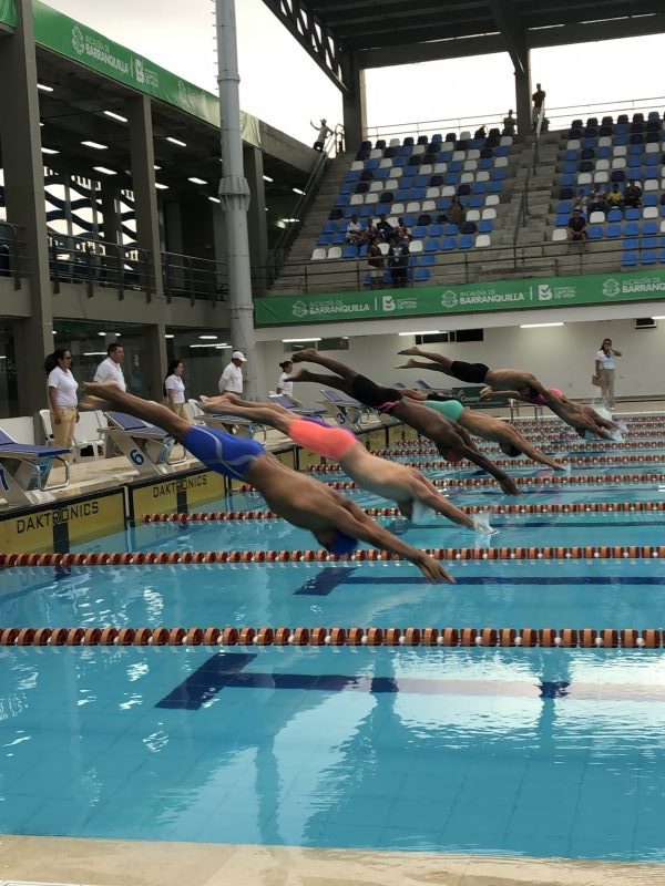Comparativo de participación en las pruebas cortas (50 mts) versus las pruebas de 200 mts en todos los estilos.